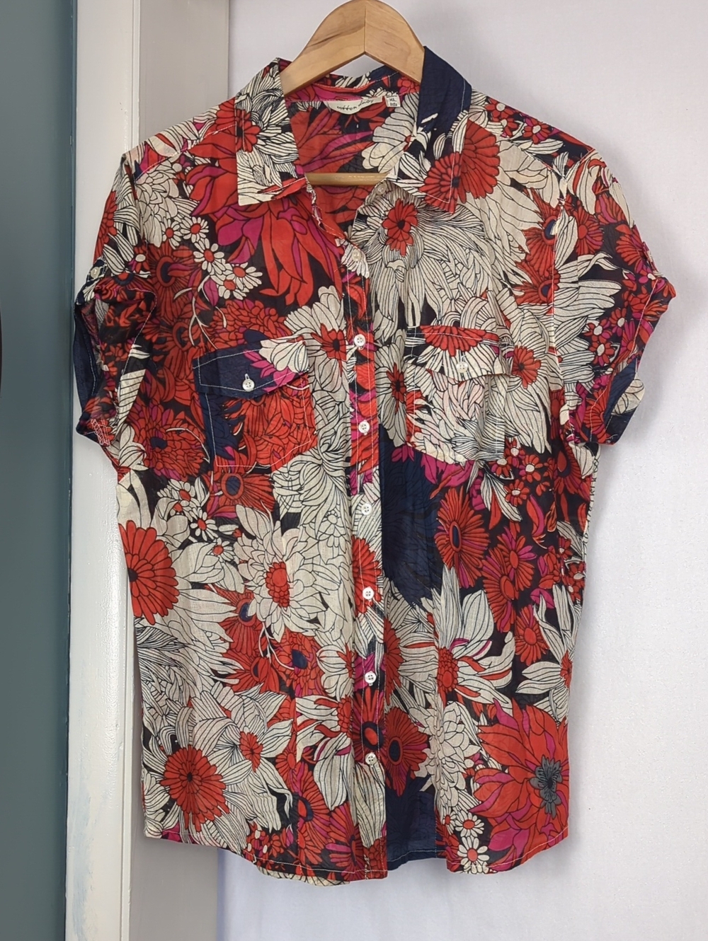 COTTON DAISY Women's XL Floral Short-Sleeve Button-Up Shirt